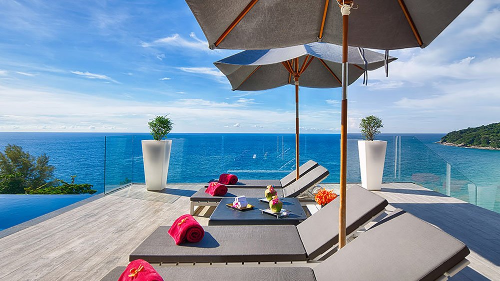 Malaiwana Villa M - Sun loungers pool deck